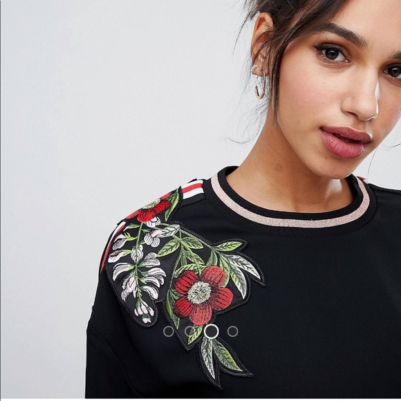 Ted Baker Maddeyy Embroidered Top - Picture 2 of 5